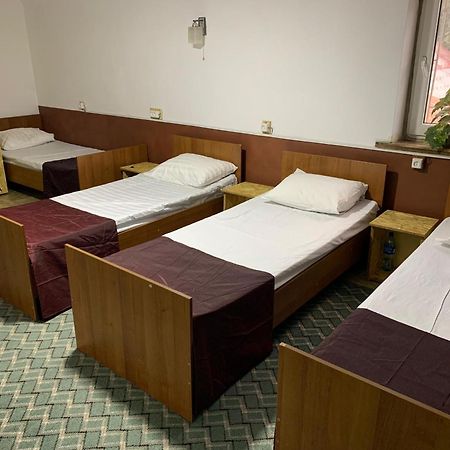 Bozui Hostel Bishkek Bagian luar foto