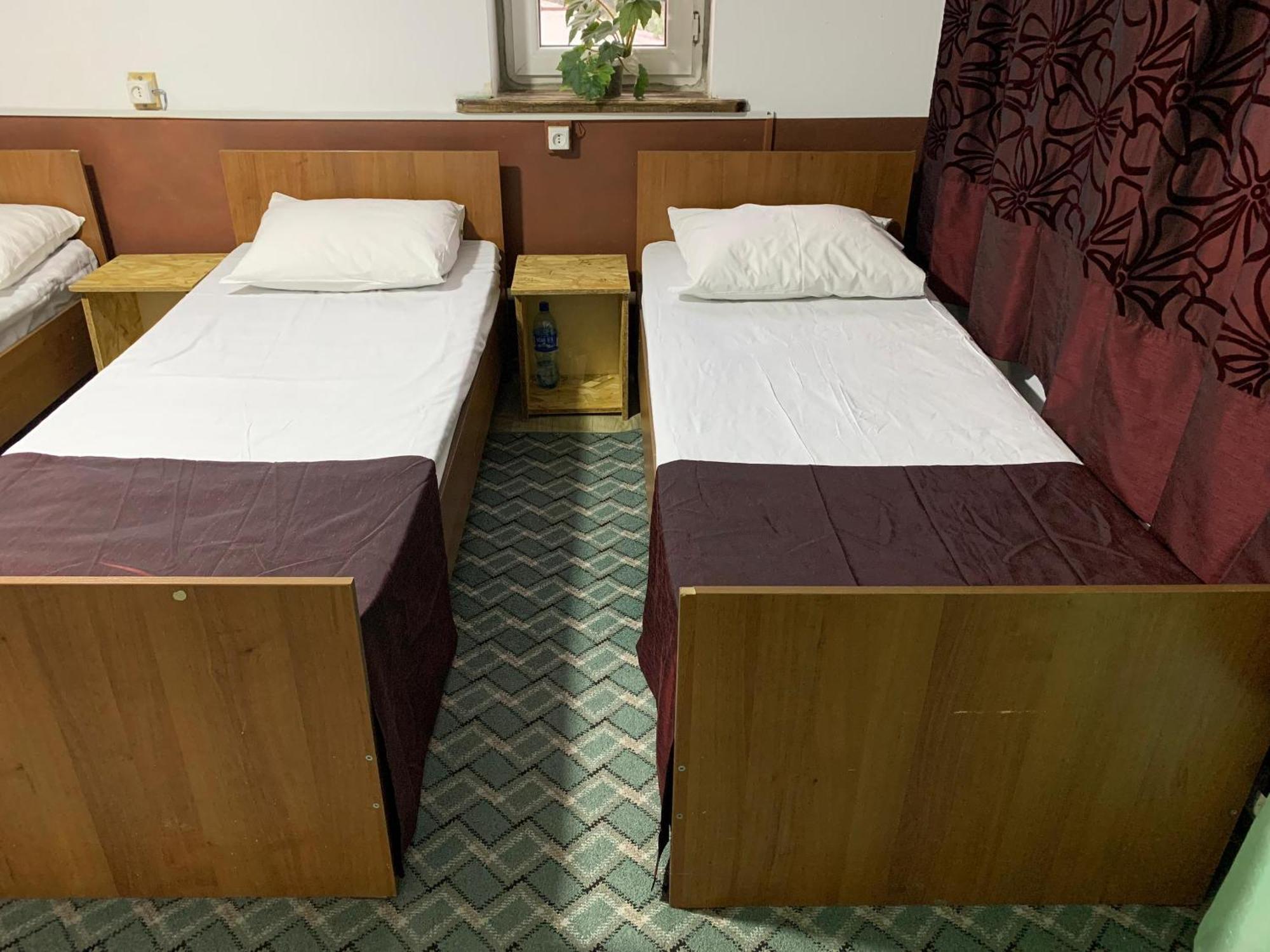 Bozui Hostel Bishkek Bagian luar foto