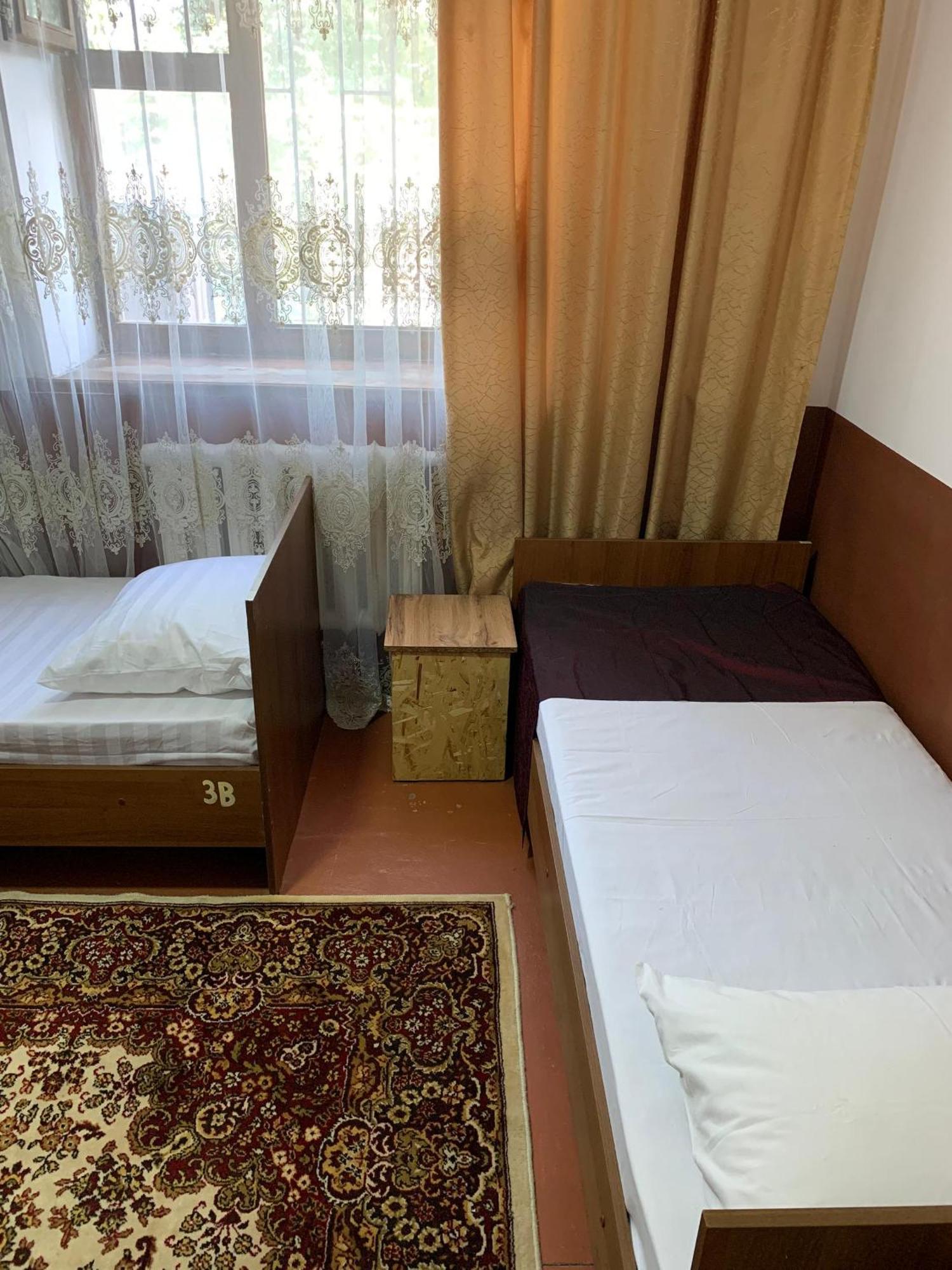 Bozui Hostel Bishkek Bagian luar foto
