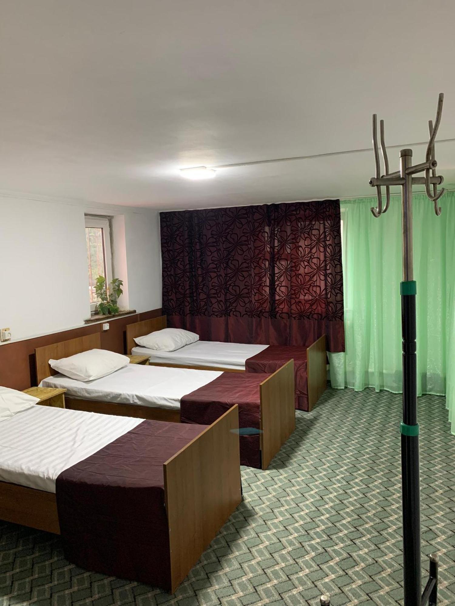 Bozui Hostel Bishkek Bagian luar foto